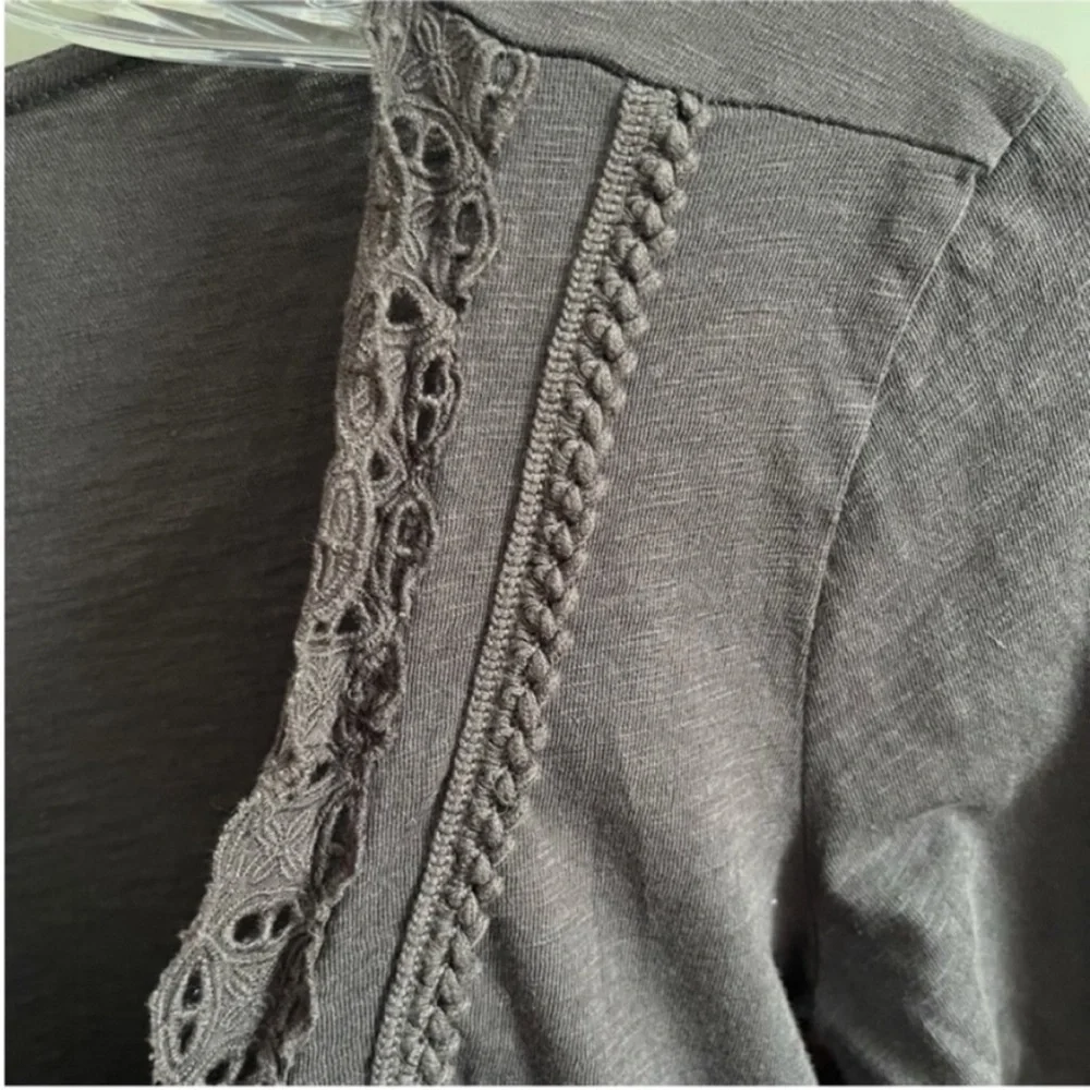 American Eagle top gray lace up crochet cropped long sleeves